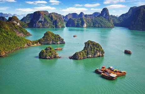 halong bay er et must see på din rejse i vietnam