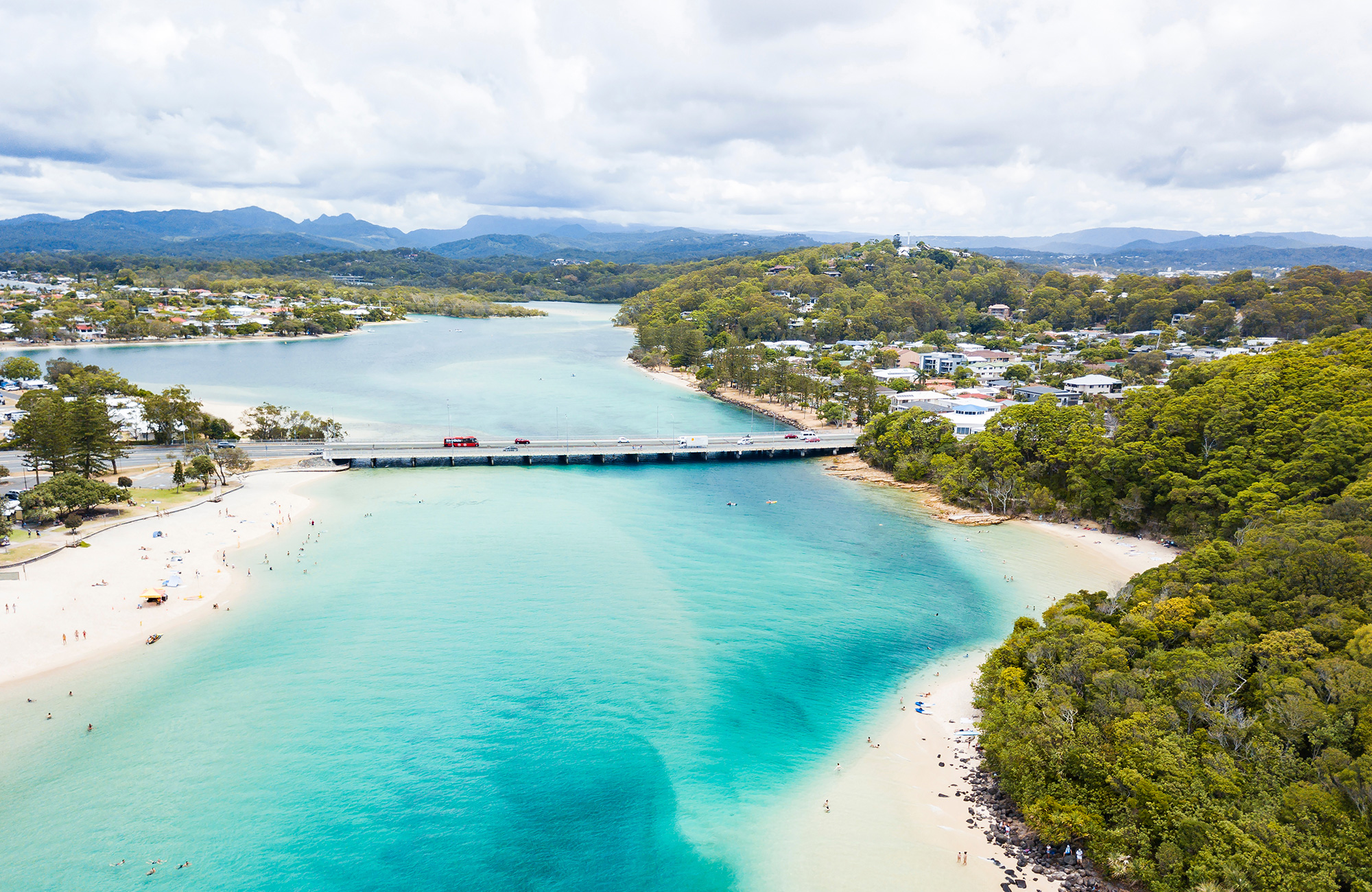 det smukke hav og de smukke strande på gold coast kan blive din nye hverdag som studerende i gold coast