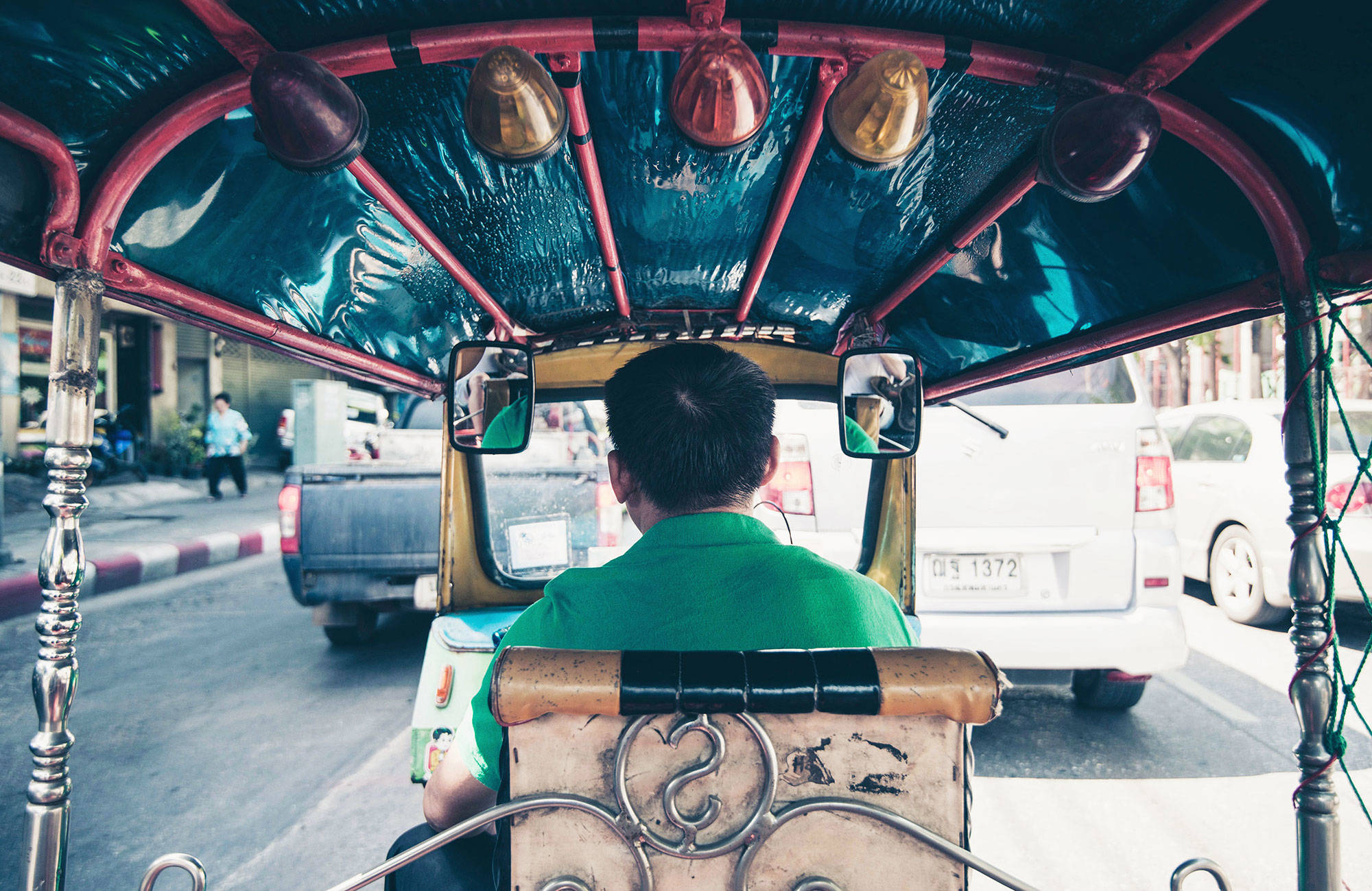 thailand-tuktuk-driver-from-behind-cover