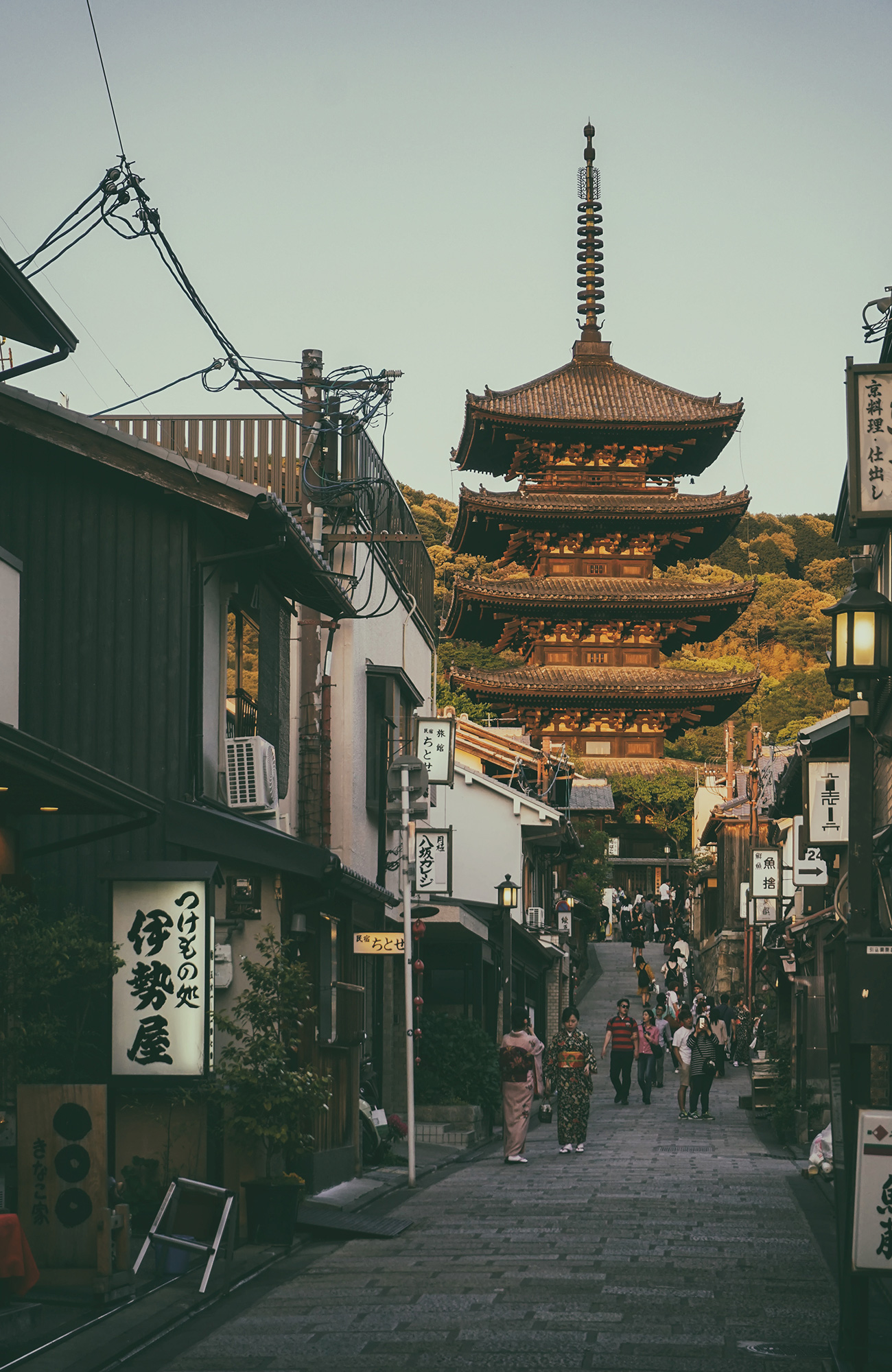 japan-road-to-temple-sidebar