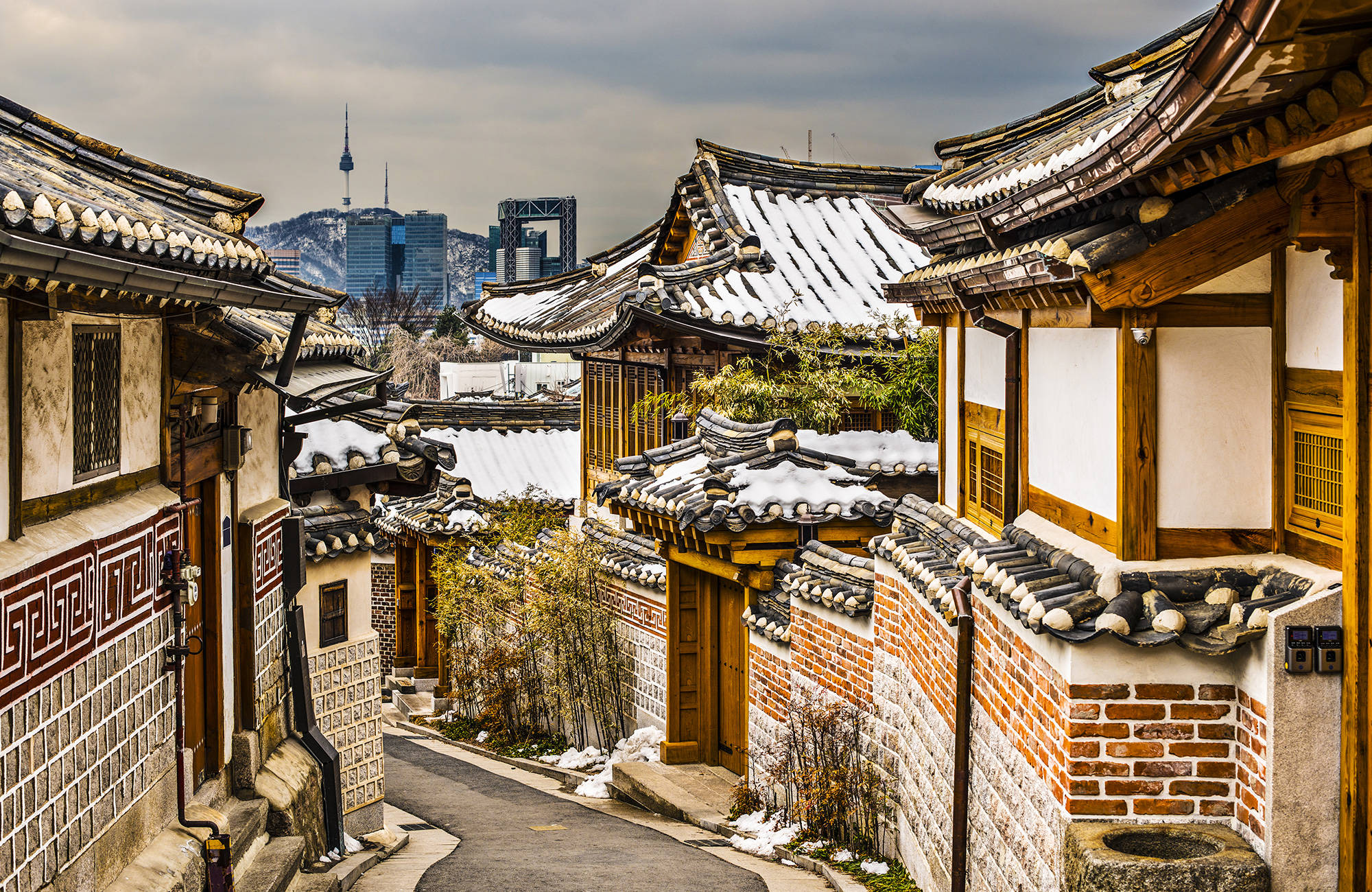 south-korea-seoul-bukchon-hanok-historic-district-cover
