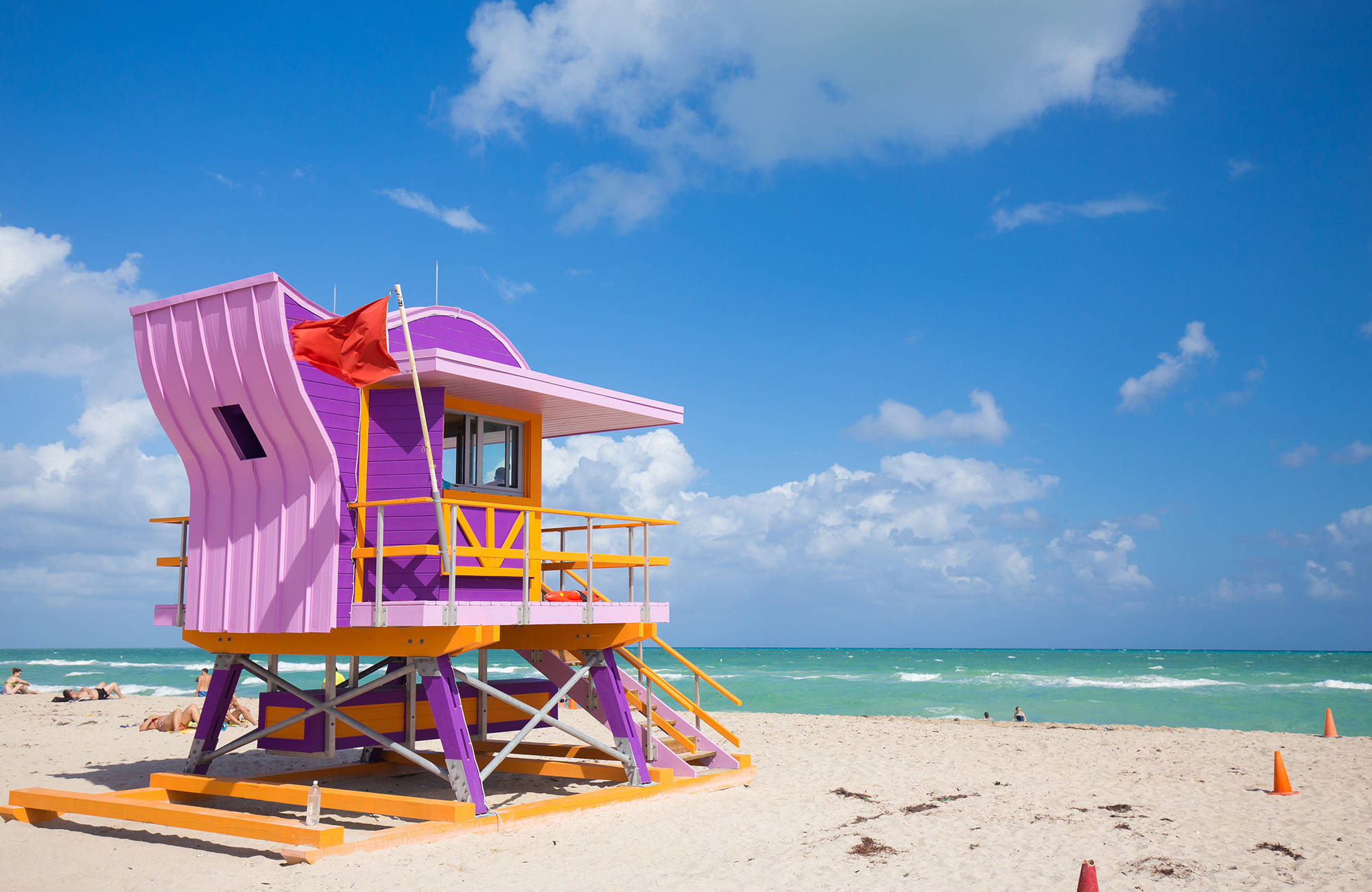 miami-south-beach-art-deco-lifeguard-tower-cover