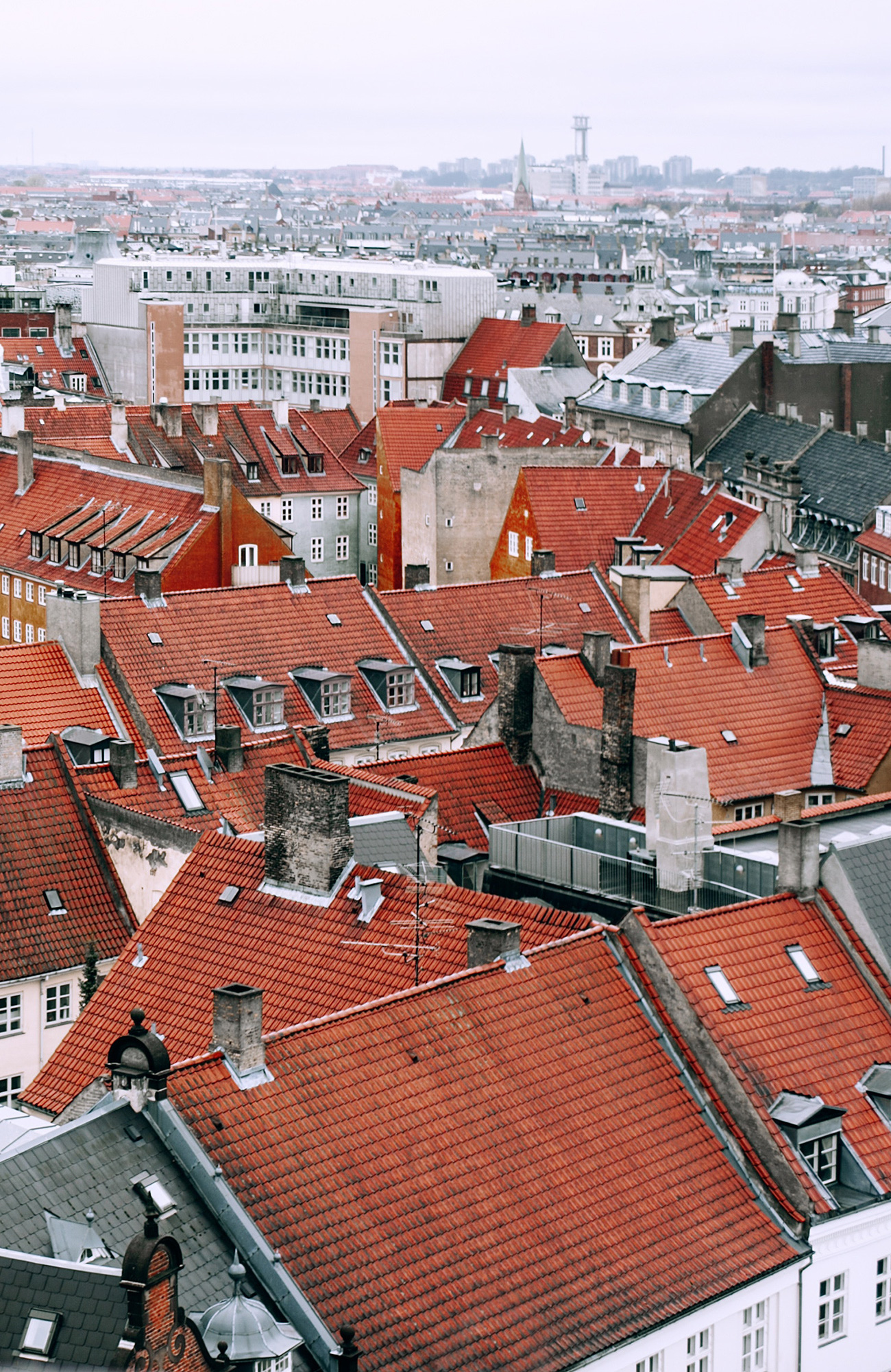 huse i danmark på en gråvejrsdag