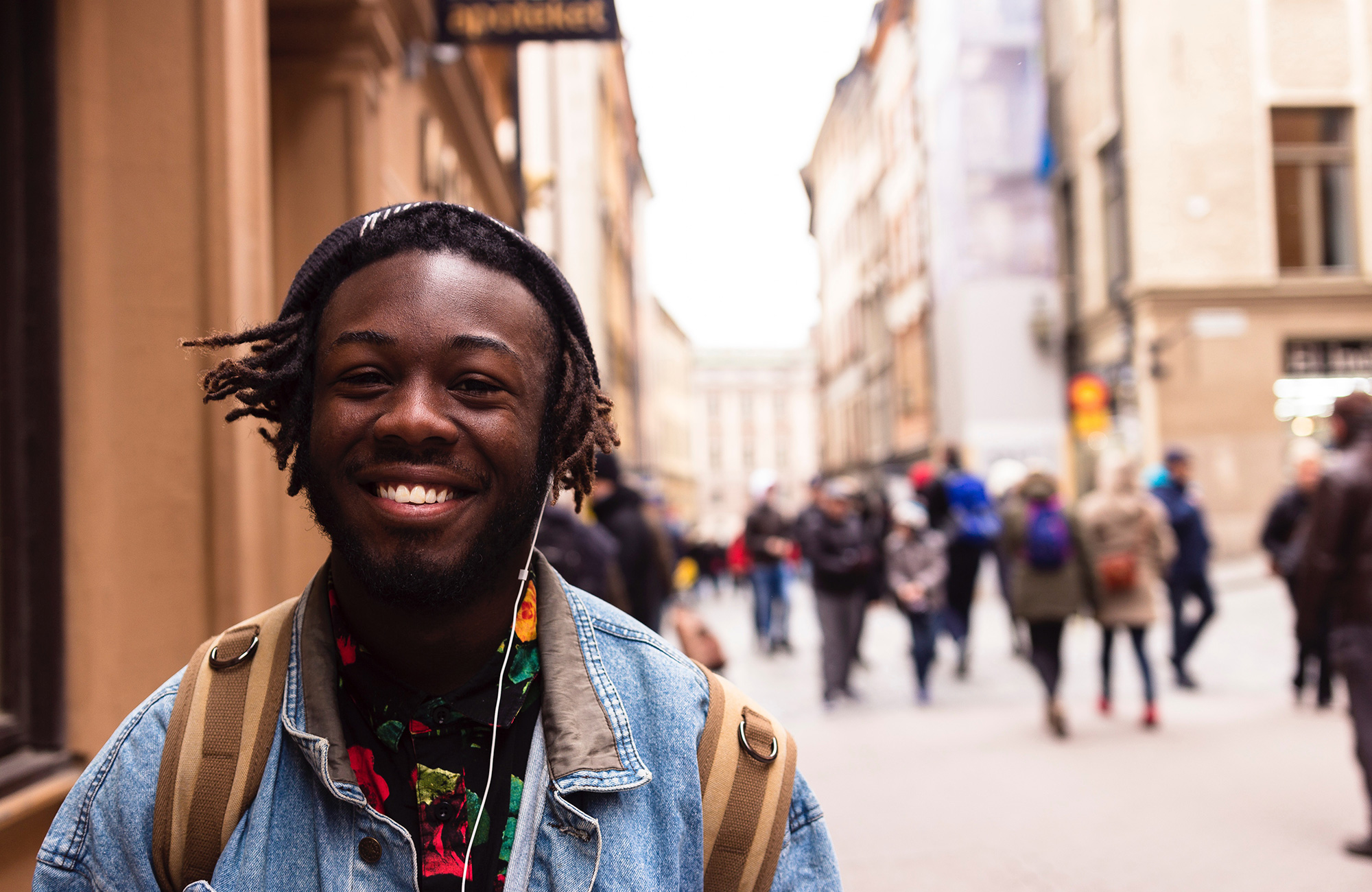 en fyr smiler og er glad efter at have fået godkendt sine fag fra udlandet