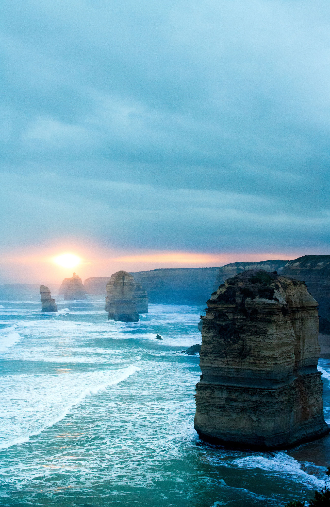 se de smukke tolv naturfænomener de tolv apostles i vandet ud for melbourne ved great ocean road mens du studerer i melbourne