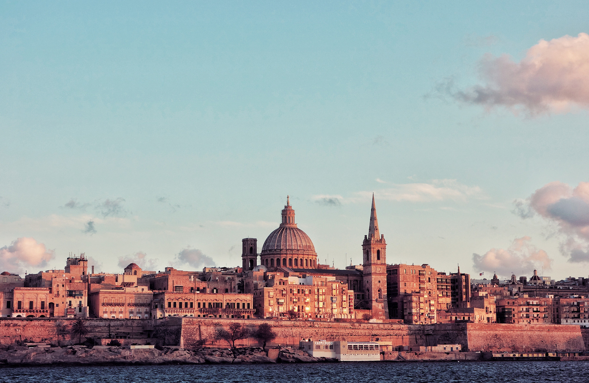se de flotte bygninger i valetta på studieturen til Malta