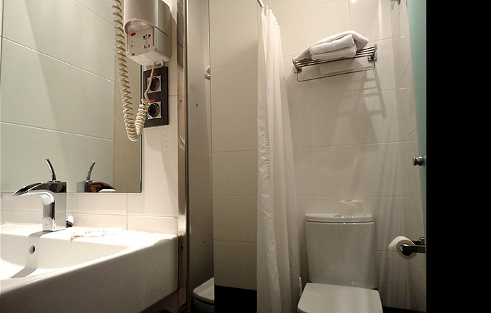 badeværelset på Hotel Olmedo i Madrid