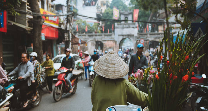 vietnam-hanoi-busy-street