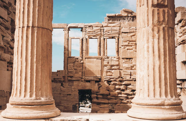 søjler i acropolis på jeres studierejse til athen