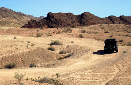 usa-las-vegas-jeep-driving-in-desert