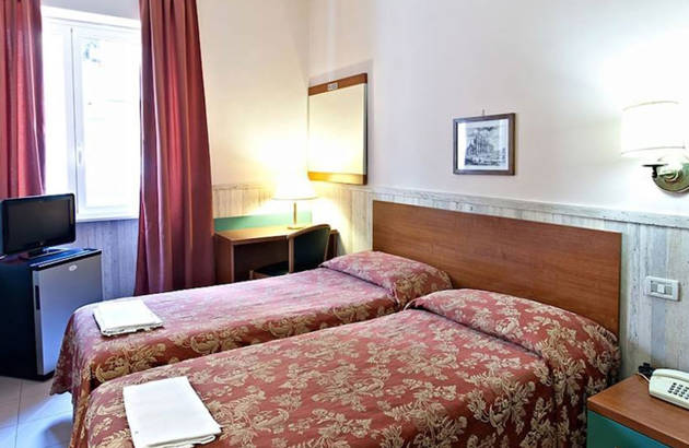 et værelse på Hotel Pyramid i Rom