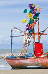 hua-hin-thailand-fishing-boat-beach-sidebar