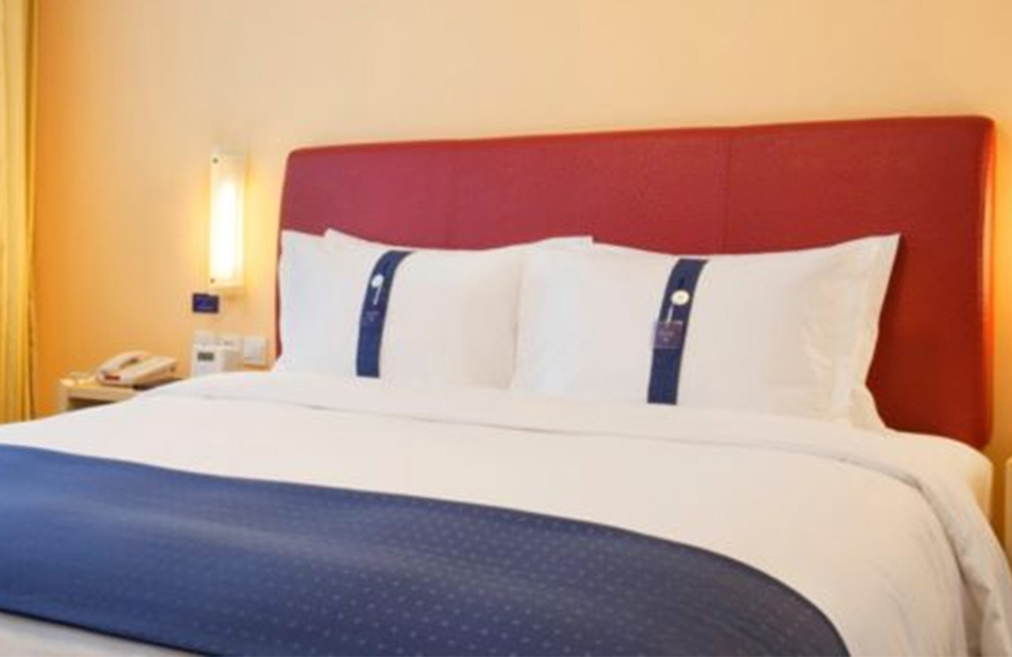 et værelse på Holiday Inn Express Shanghai Zhabei