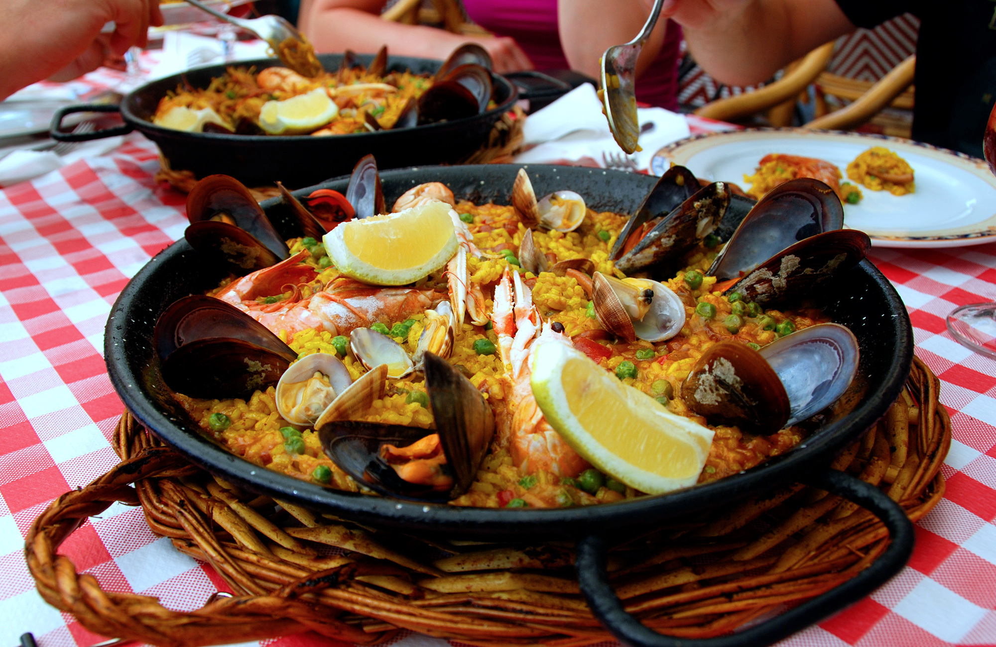 spis paella på studieturen til Mallorca