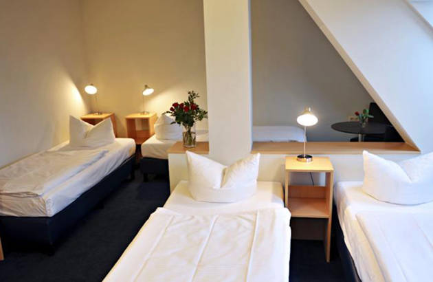 Et af værelserne på Hotel Transit Loft - et godt hotel til lejrskolen til Berlin
