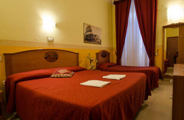 værelse på Hotel Cherubini i rom