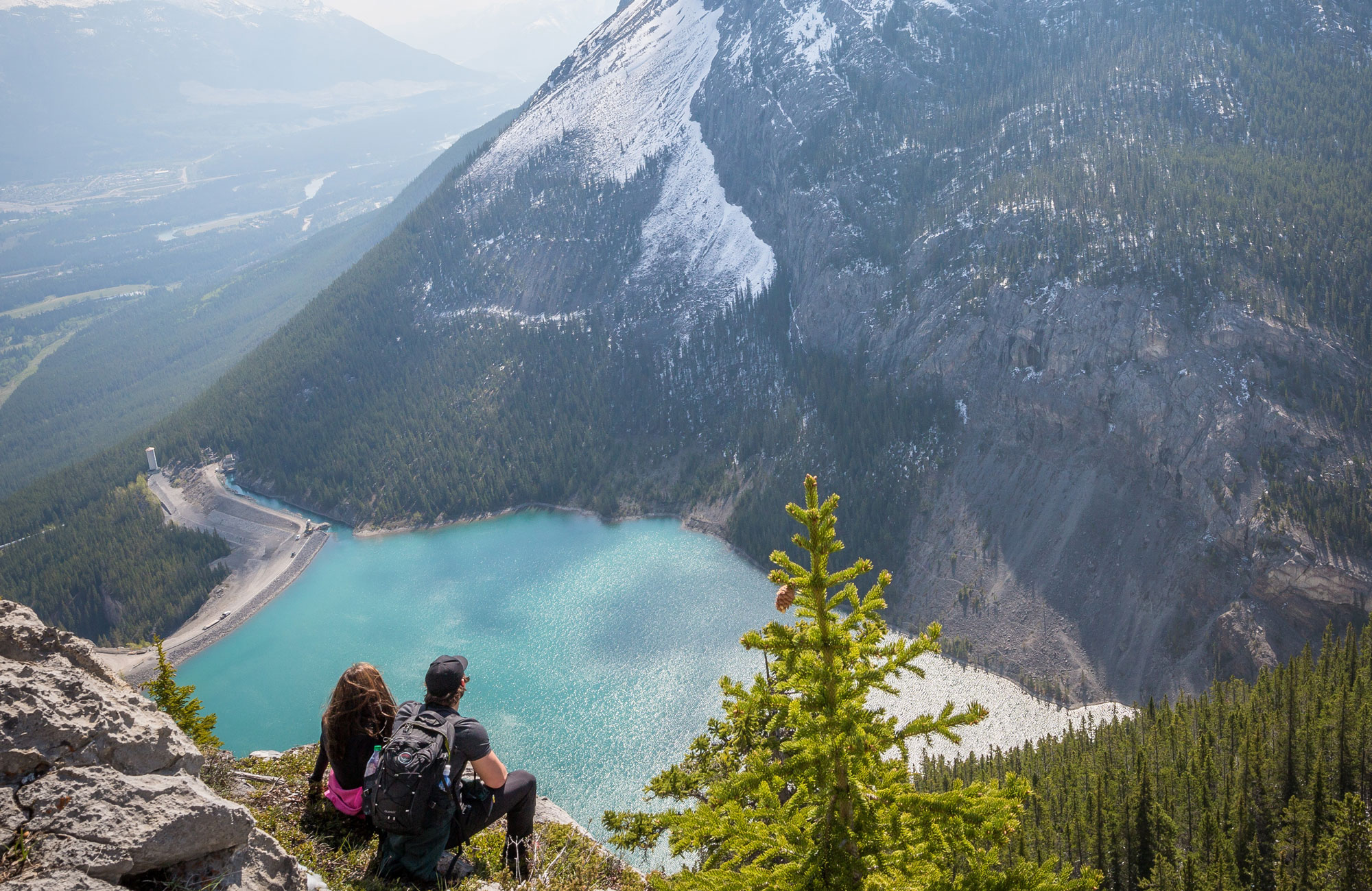 Canada-Couple-hiking-cover