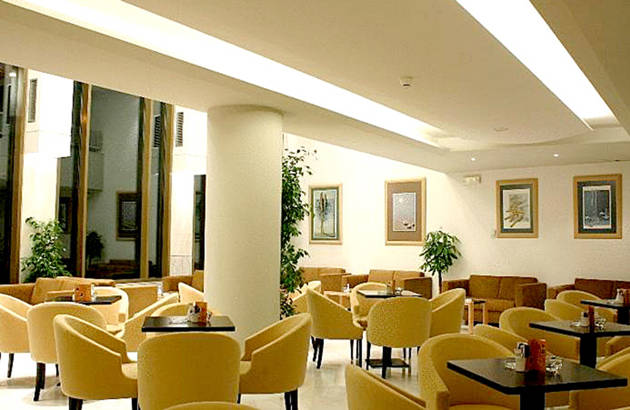 loungeområde på Hotel Ilissos i Athen