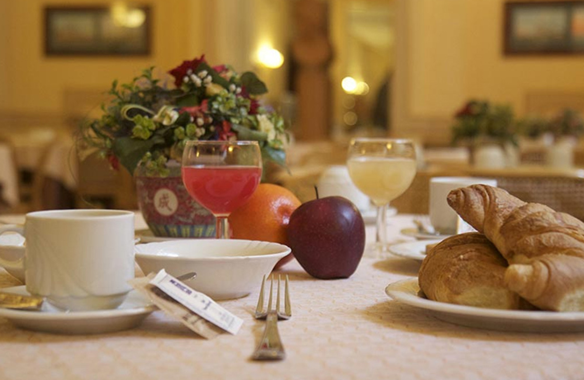 Mad på Hotel Nuovo Rebecchino i Napoli