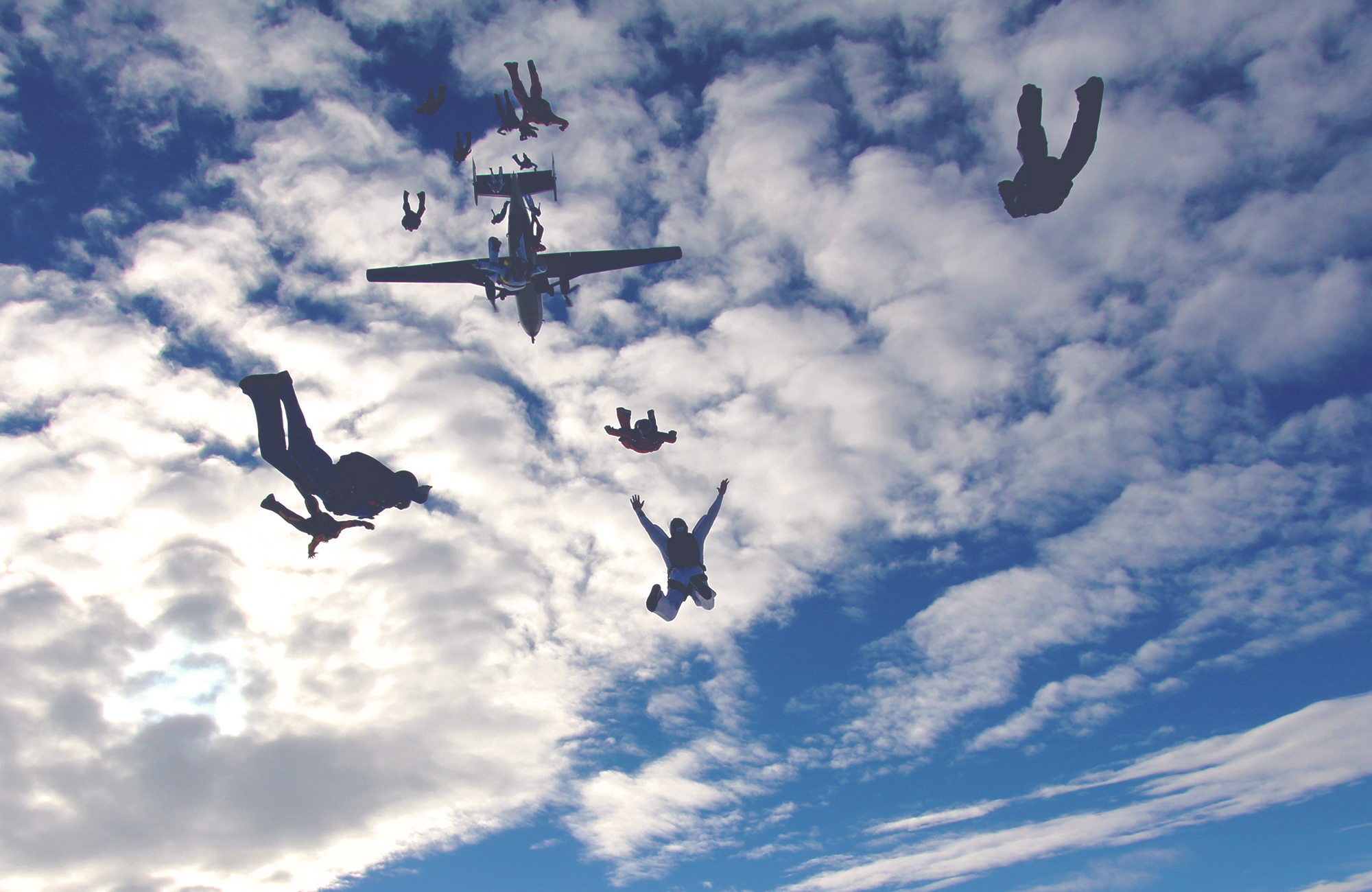 Skydiving i New Zealand med KILROY
