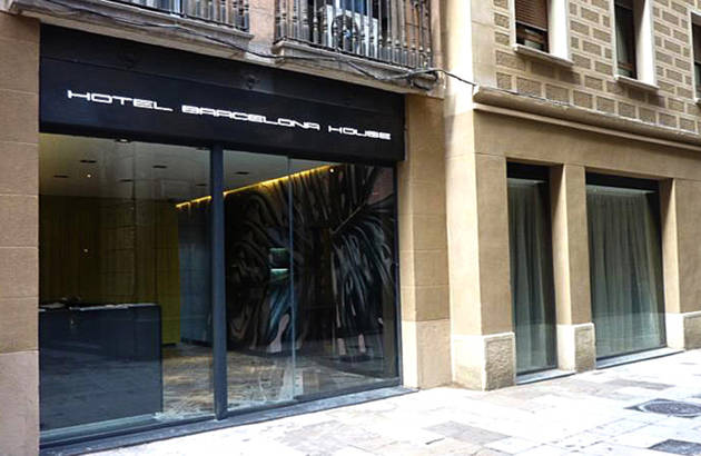 facaden på Hotel Barcelona House