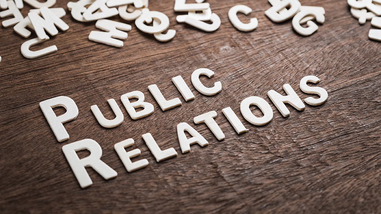 studere PR i udlandet