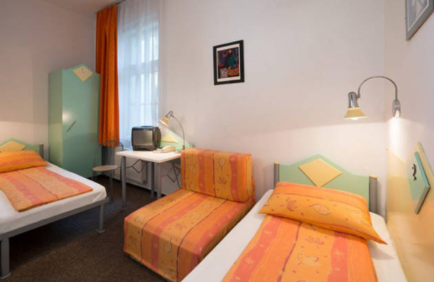 værelse på marco polo hostel i budapest for grupperejser