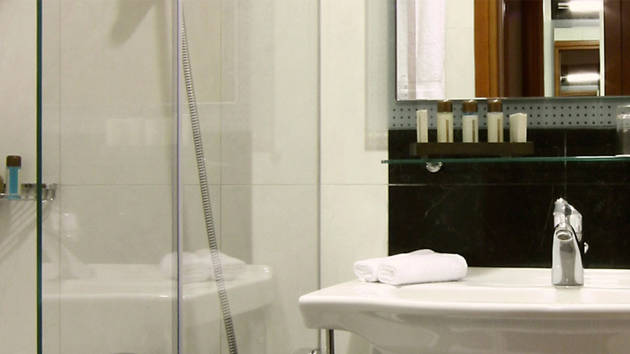 Badeværelset på Hotel International i Zagreb