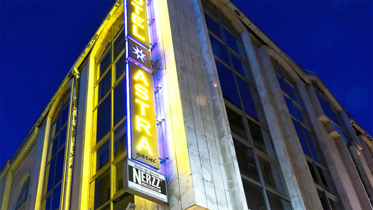 Hotel Astra Garni i Sarajevo set udefra