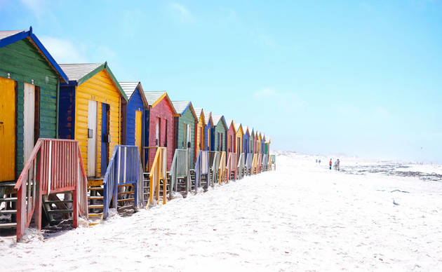 se de farvede huse på strandenen i Muizenberg på jeres studierejse til Cape Town