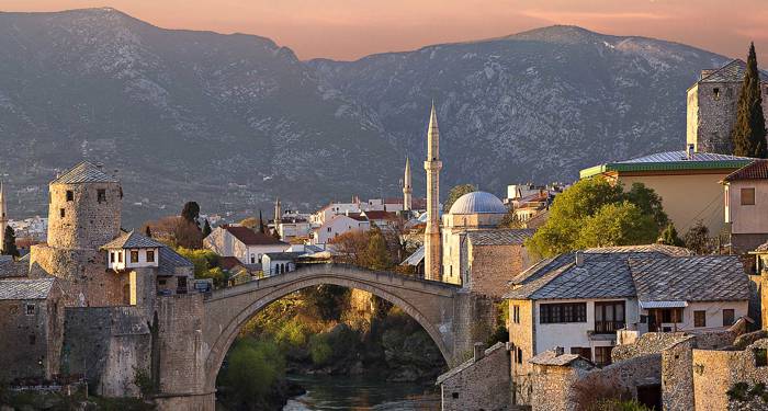 Stari Most-broen i Mostar i Bosnien
