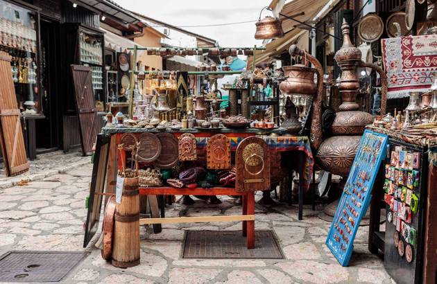 besøg et bazaar marked på jeres studietur til bosnien