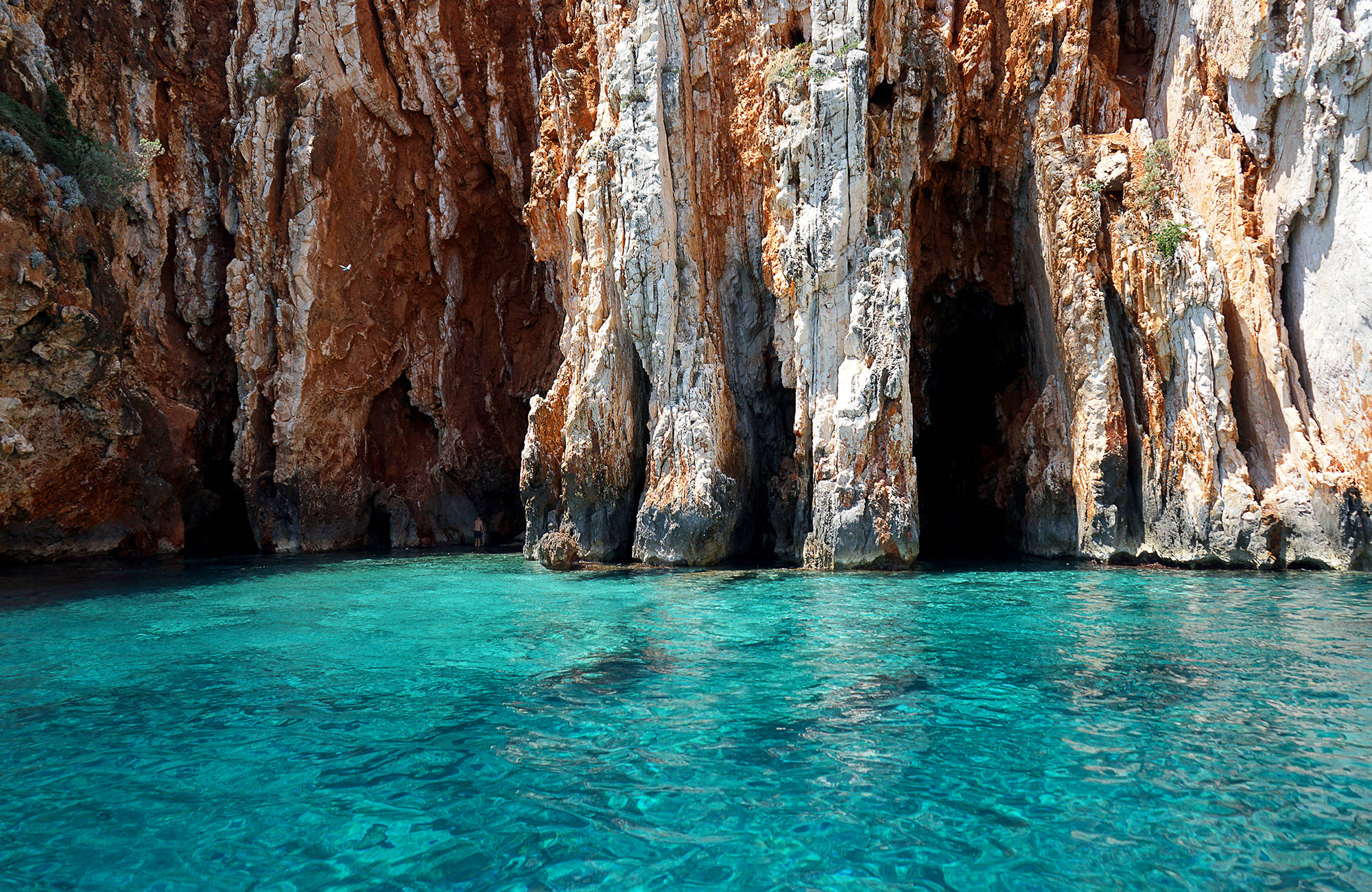 du finder masser af uopdagede grotter på rejsen til balkan