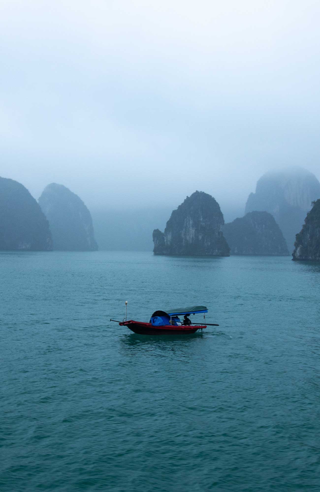 Halong Bay er en enestående naturoplevelse på din rejse til Vietnam