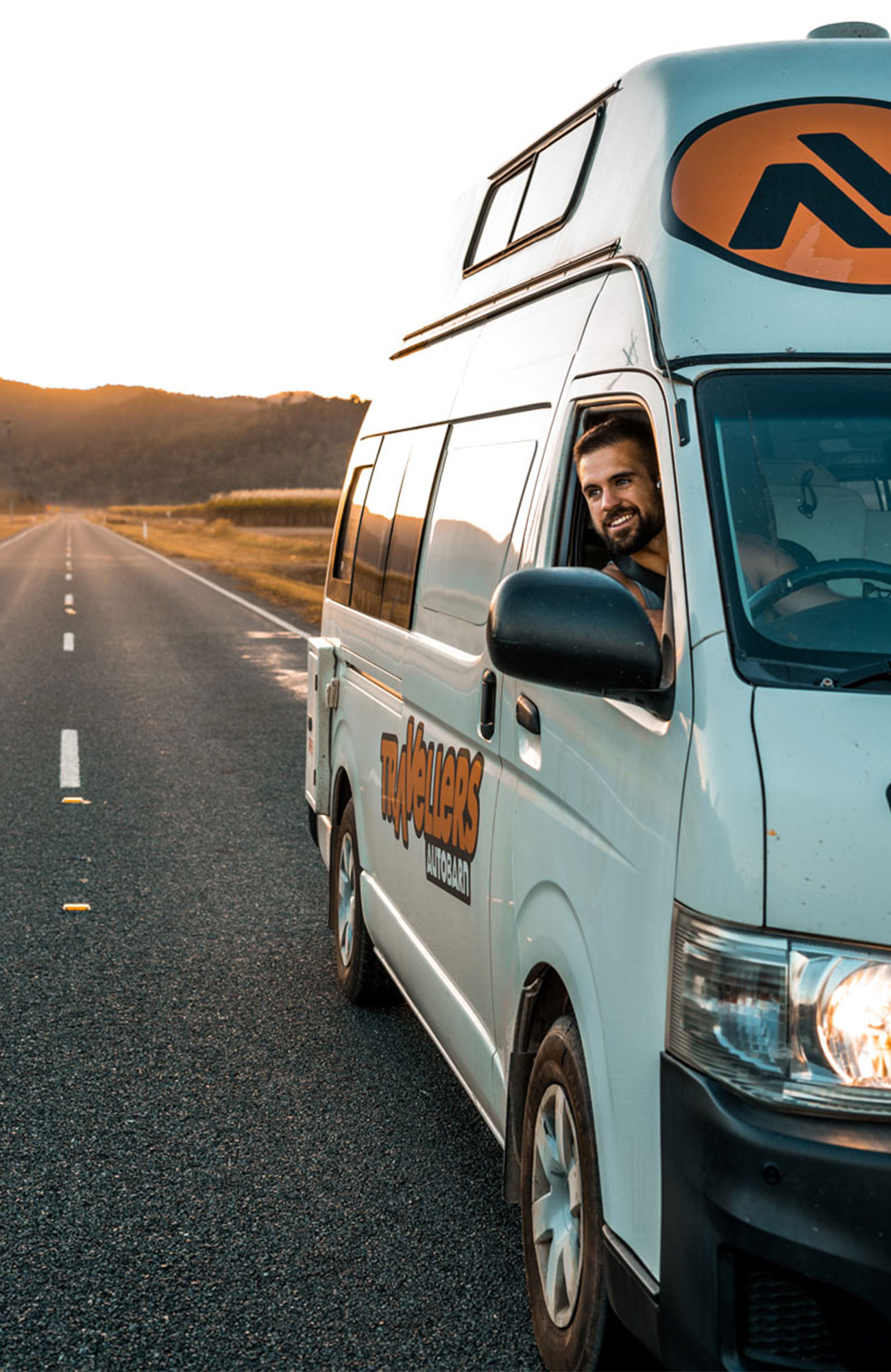 Hi5 autocamper fra Travellers Autobarn