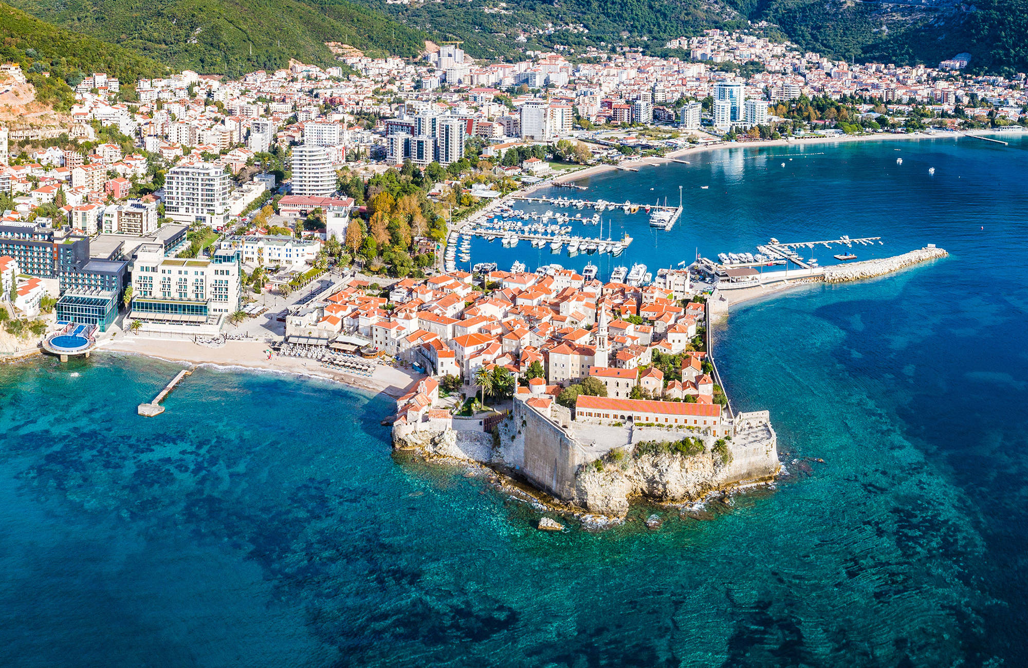 Besøg den skønne kystby, Budva i Montenegro