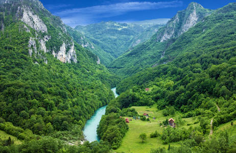 Tara-floden og den dybe kløft er et must see på din rejse i Balkan