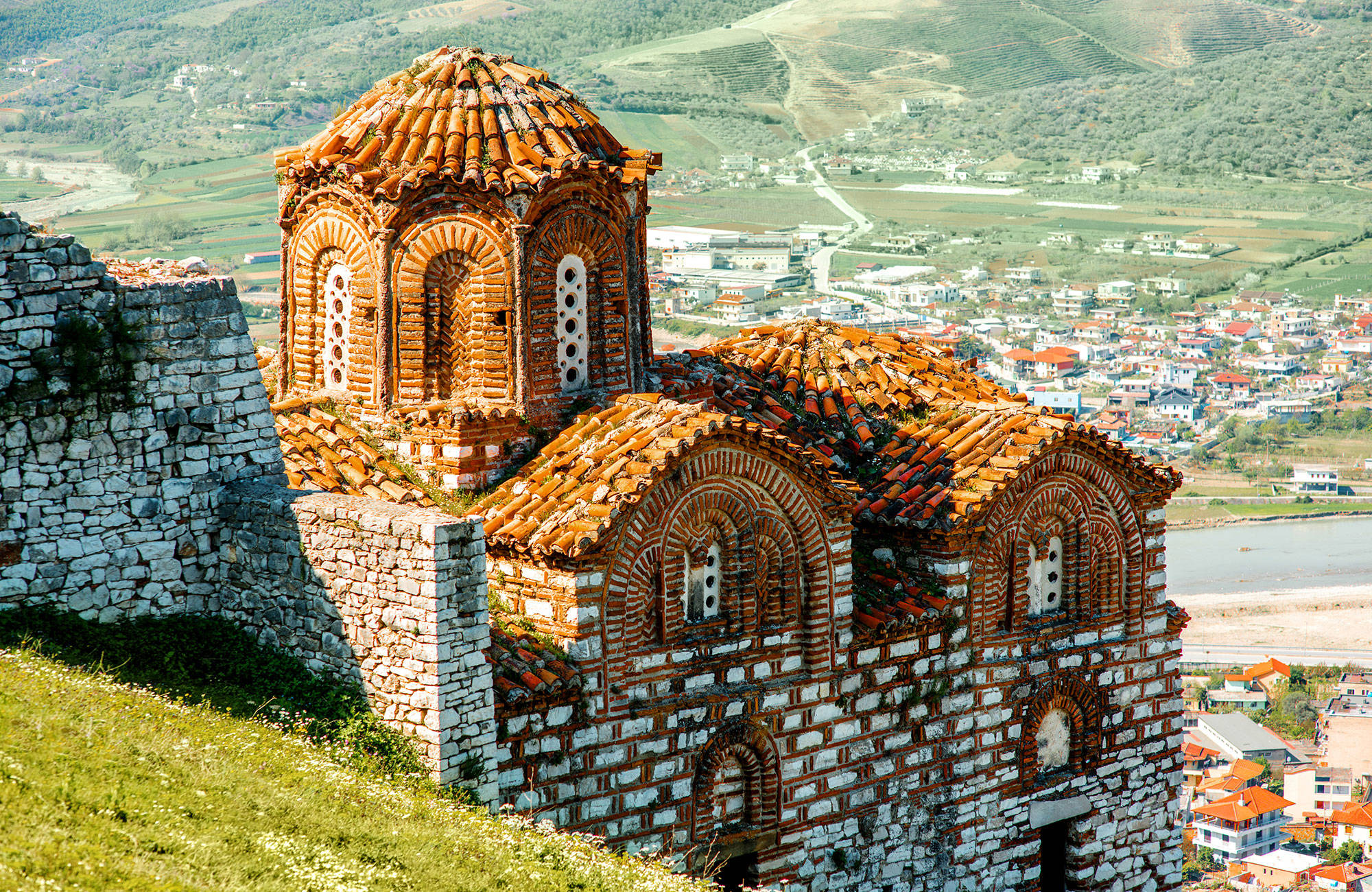 Besøg gamle landsbyer på rejsen i Balkan