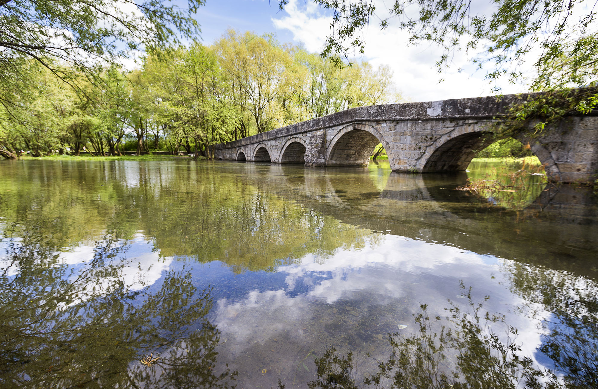 gå på broen på jeres studietur til Sarajevo