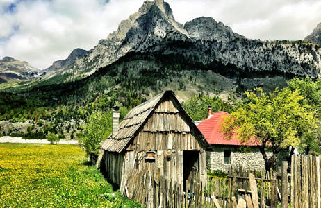 Besøg små albanske landsbyer på rejsen rundt i bjergene