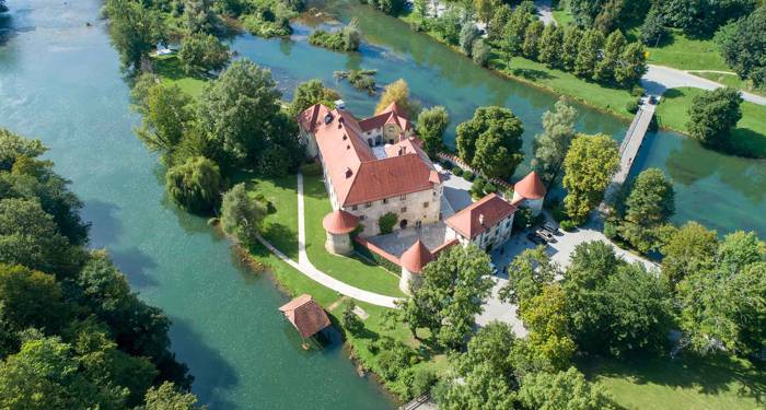Besøg Otocec castle i Slovenien
