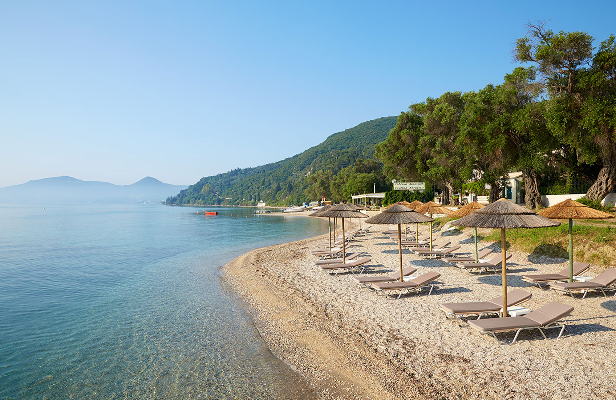 Kombinér studierne med strand og byliv i Barcelona