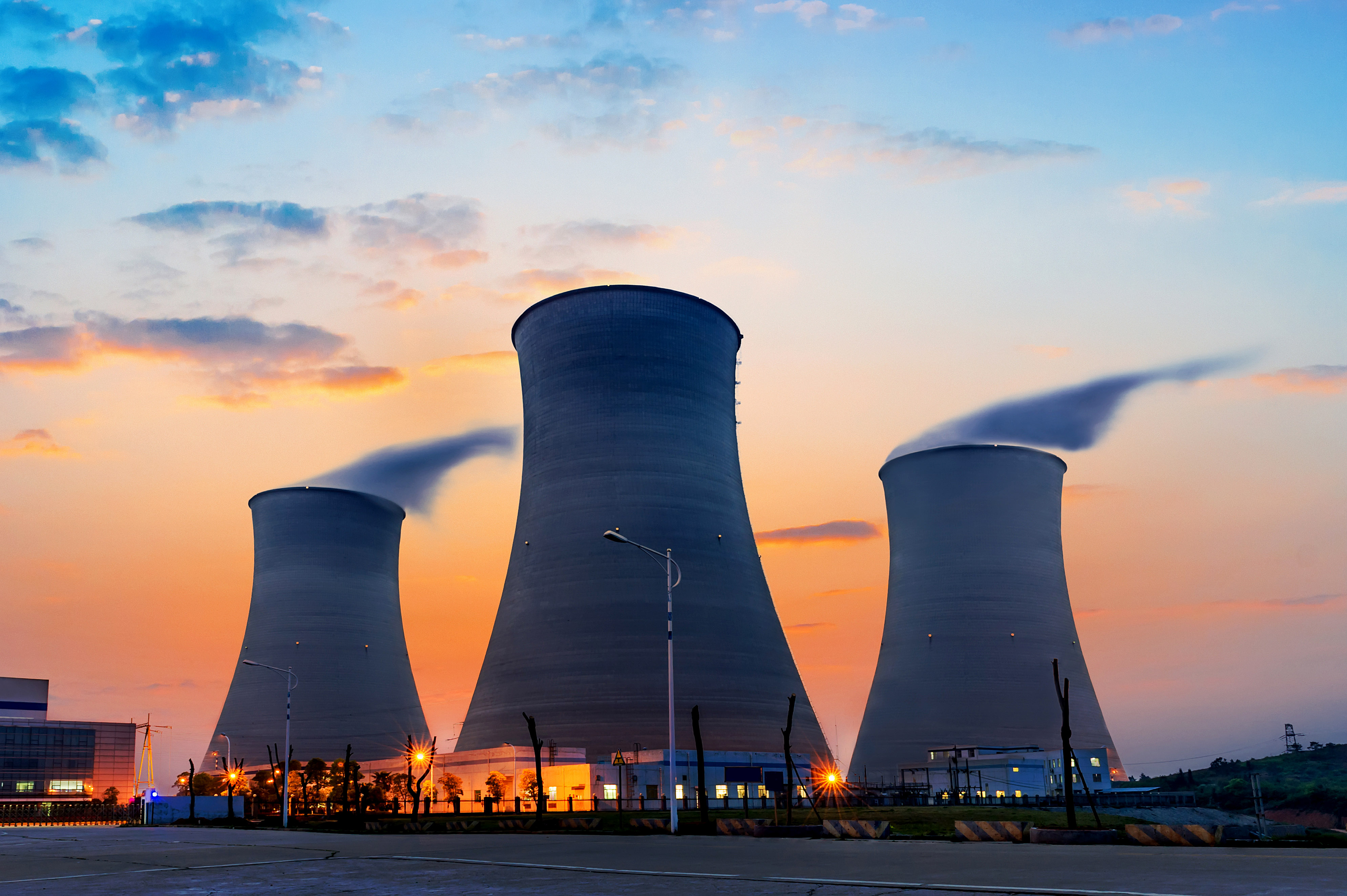 nuclear-power-shutterstock_137593487