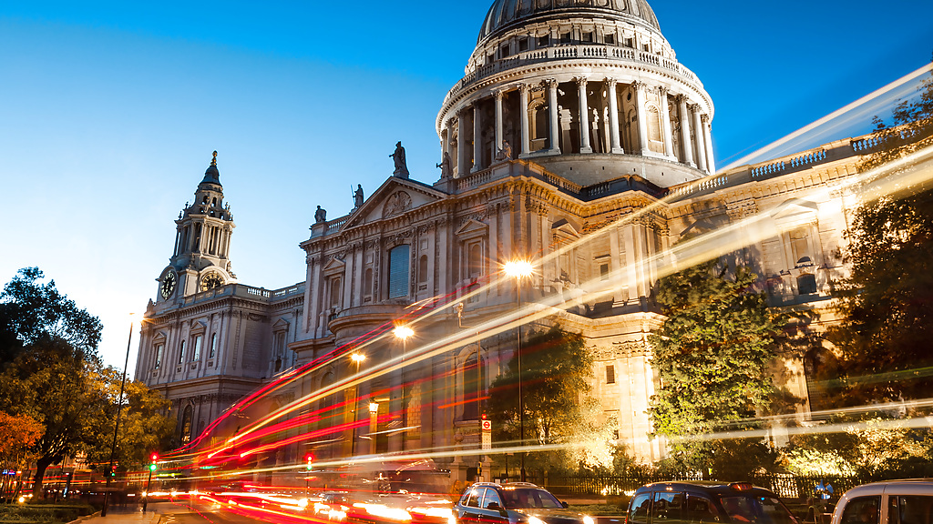 619-axis-globe-london-st-pauls-cathedral