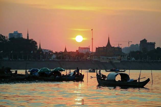 phnom-penh-sunset-cruise-on-the-me