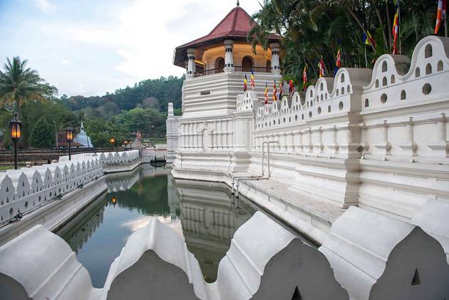 kandy-temple-of-the-sacred-tooth-relic