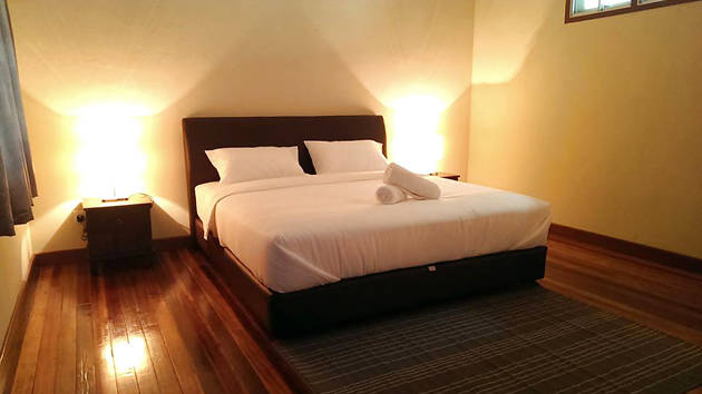 private_room_king_bed_1280x720_for_navi_web
