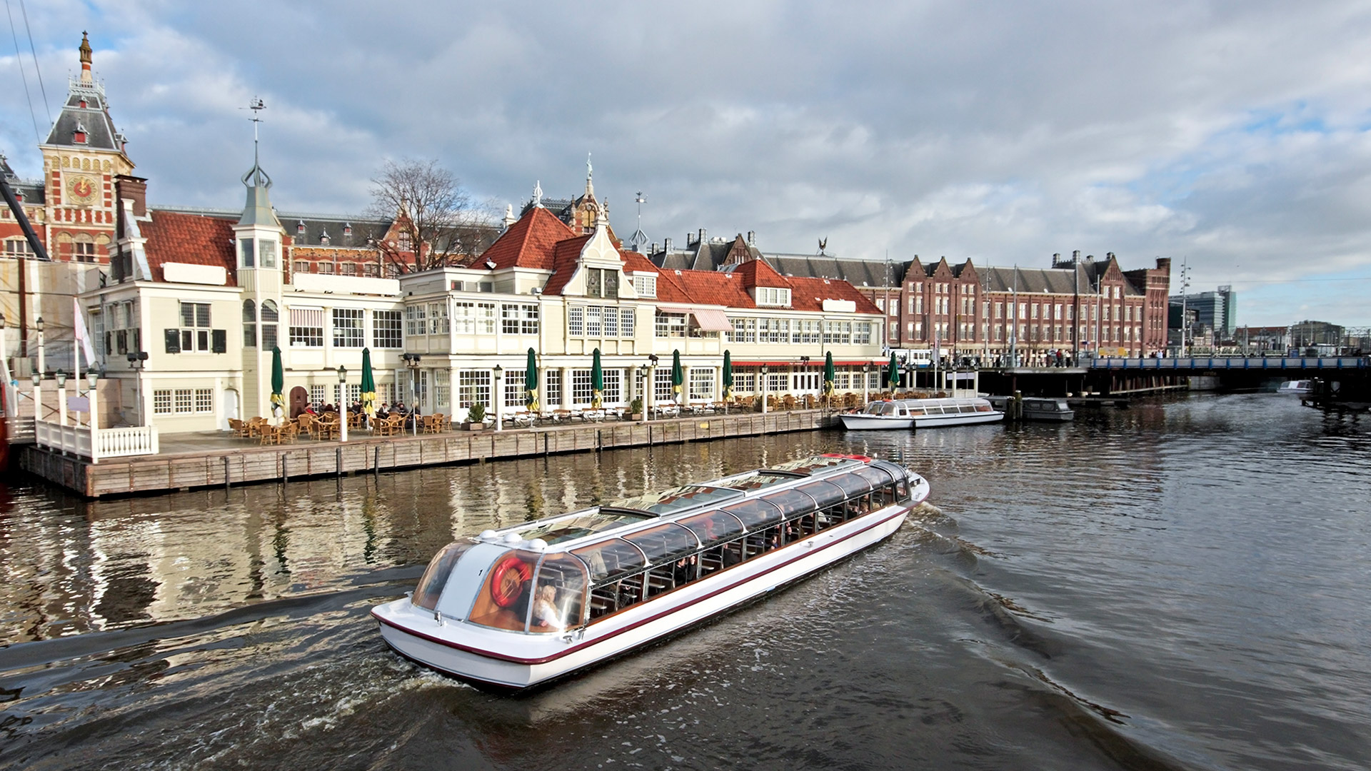 131-excalibur-benelux-amsterdam-canal-cruise