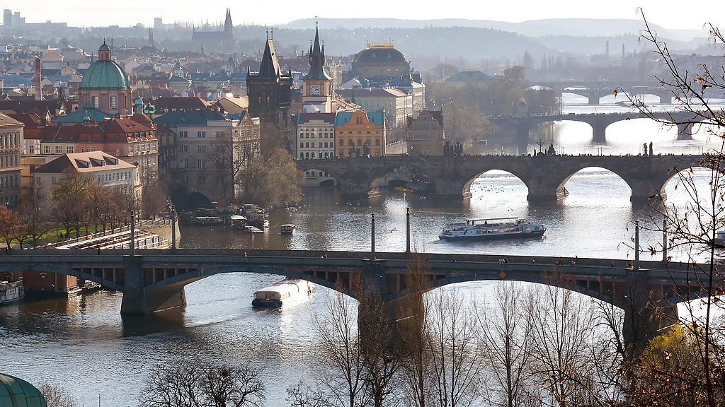 554-codan-prague-sailing-moldau-dinner-cruise