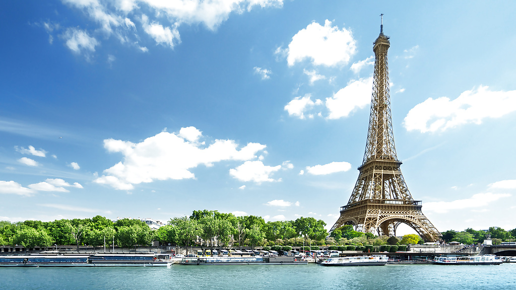 239-europe-incoming-france-paris-eiffel-tower